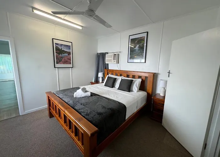 Essex Court - Beach House Motel